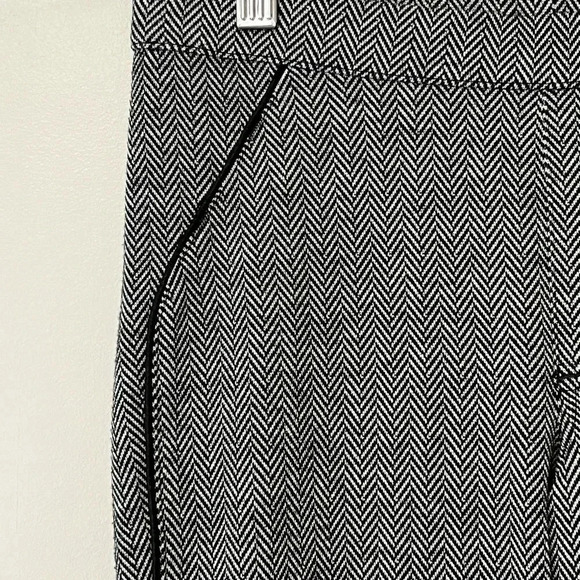 HUE Tweed Mid Rise Ankle Legging - Picture 4 of 8